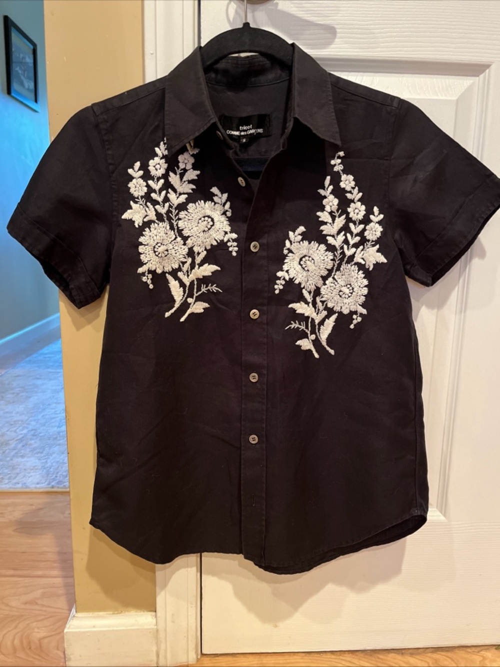 Tricot COMME des GARÇONS Te-B033 Rose Embroidered short Sleeve Shirt